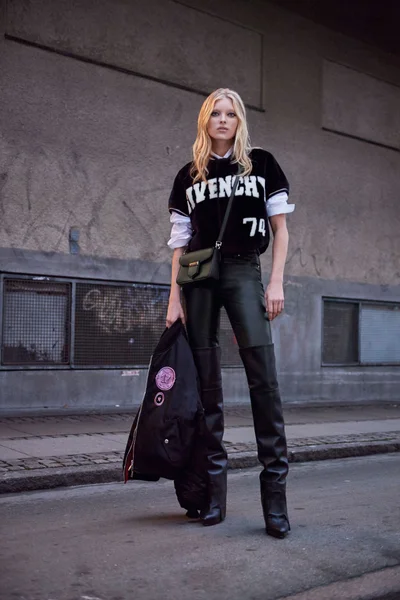 Look 30